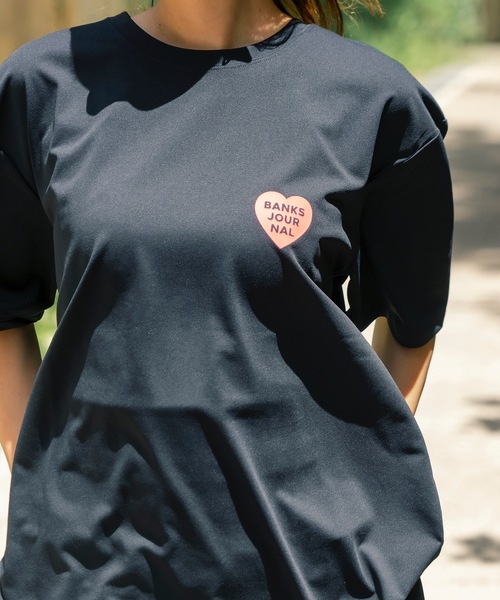 BANKS（バンクス）の「DESIGN TEE/BANKS JOURNAL(バンクスジャーナル)ハートプリント半袖デザインT-シャツ（Tシャツ/カットソー・メンズ・ブルー系その他/オフホワイト/ブラック・MEDIUM/LARGE/X-LARGE）」の16枚目の写真