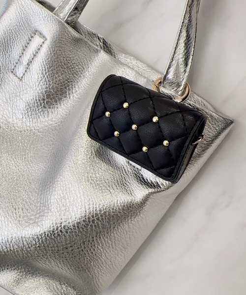 CECIL McBEE（セシルマクビー）の「AirPods Pro ケース セシルマクビー [キルティングケース]（ヘッドフォン/イヤホン・レディース・ベージュ/モカ/ブラック/スモークピンク/グレー・A）」の8枚目の写真