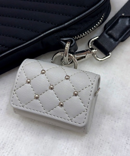 CECIL McBEE（セシルマクビー）の「AirPods Pro ケース セシルマクビー [キルティングケース]（ヘッドフォン/イヤホン・レディース・ベージュ/モカ/ブラック/スモークピンク/グレー・A）」の14枚目の写真