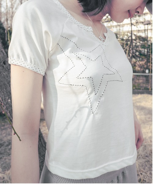 豪華 HUG YOUR SKIN/ハグユアスキン/Star stitched top（Tシャツ トップス