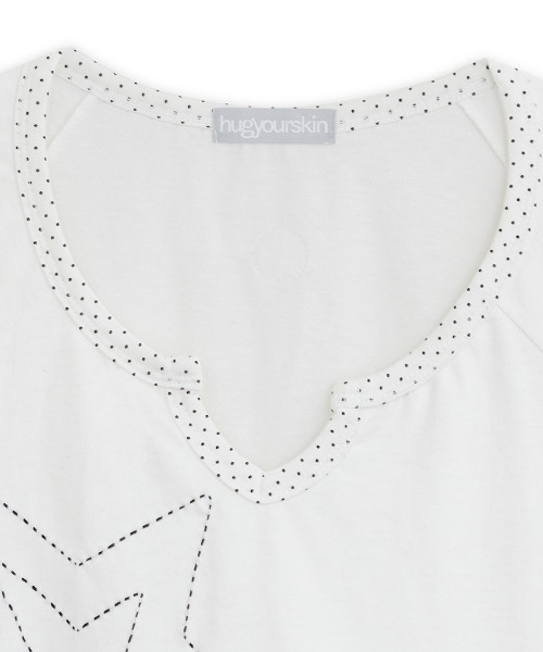 HUG YOUR SKIN/ハグユアスキン/Star stitched top（Tシャツ