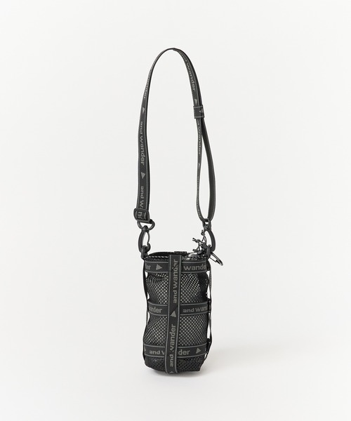 and wander（アンドワンダー）の「and wander/アンドワンダーJQ tape bottle holder ボトルホルダー（ショルダーバッグ・メンズ・ブラック・FREE）」の3枚目の写真