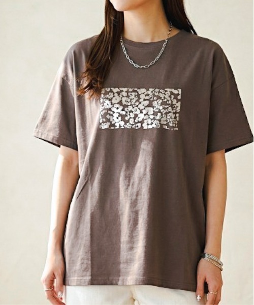 Per sist ence(パーシエンス)の「綿天竺/オーバーサイズ/箔プリントTシャツ(Tシャツ/カットソー・レディース・ホワイト系3/ホワイト系1/ホワイト系2/グレー系2/グレー系3/グレー系1・ONE SIZE)」の5枚目の写真