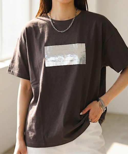 Per sist ence(パーシエンス)の「綿天竺/オーバーサイズ/箔プリントTシャツ(Tシャツ/カットソー・レディース・ホワイト系3/ホワイト系1/ホワイト系2/グレー系2/グレー系3/グレー系1・ONE SIZE)」の6枚目の写真