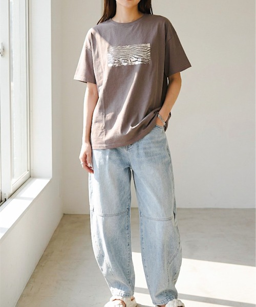 Per sist ence(パーシエンス)の「綿天竺/オーバーサイズ/箔プリントTシャツ(Tシャツ/カットソー・レディース・ホワイト系3/ホワイト系1/ホワイト系2/グレー系2/グレー系3/グレー系1・ONE SIZE)」の8枚目の写真