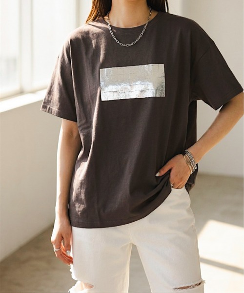 Per sist ence(パーシエンス)の「綿天竺/オーバーサイズ/箔プリントTシャツ(Tシャツ/カットソー・レディース・ホワイト系3/ホワイト系1/ホワイト系2/グレー系2/グレー系3/グレー系1・ONE SIZE)」の12枚目の写真