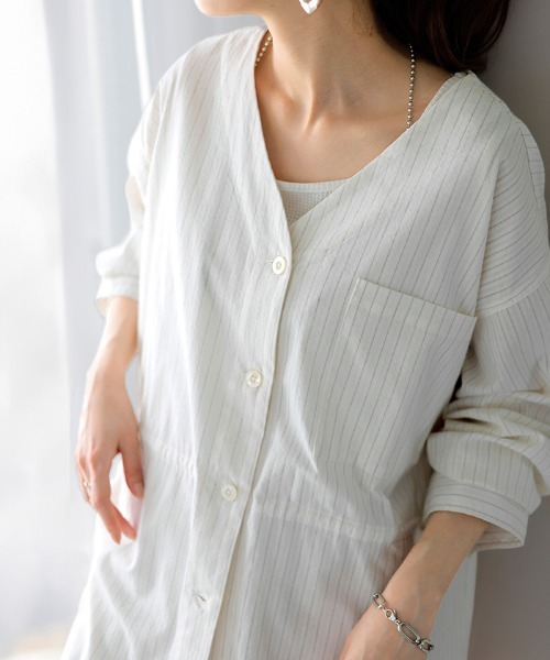 HUG.U(ハグユー)の「ストライプ Vネックシャツ <セットアップ可>(Tシャツ/カットソー・レディース・ホワイト/ダークグレー/ブラック・FREE)」の15枚目の写真