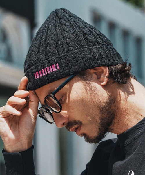 felkod(フィルコッド)の「mko12920- Barcode Embroidery Cable Knit Cap ケーブルニットキャップ(ニットキャップ/ビーニー・メンズ・ピンク系その他/グレー/ブラック×ピンク/ブラック×ホワイト・FREE)」の3枚目の写真