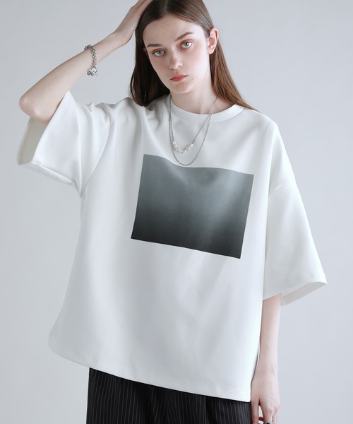 コットンポンチタック5分袖ドレーププリントカットソー（Tシャツ