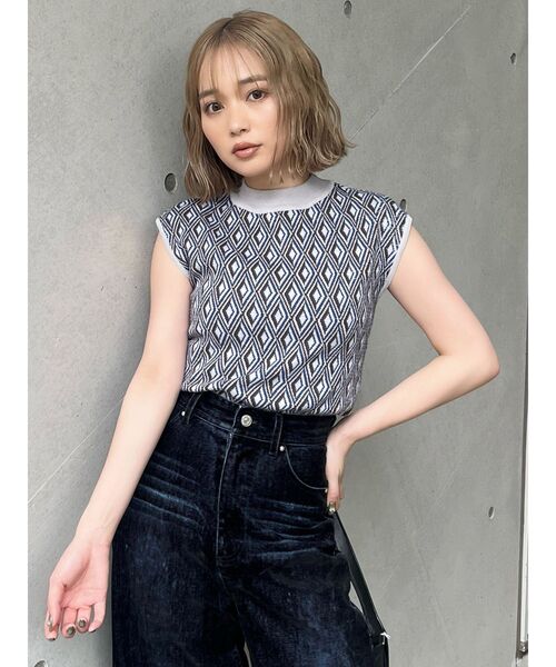 MURUA（ムルーア）の「【セットアップ対応】ジオメトリックフレンチスリーブニットタンク（タンクトップ・レディース・グレー/ブラウン/グリーン/ブラック・FREE）」の5枚目の写真