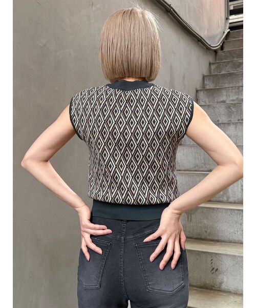 MURUA（ムルーア）の「【セットアップ対応】ジオメトリックフレンチスリーブニットタンク（タンクトップ・レディース・グレー/ブラウン/グリーン/ブラック・FREE）」の17枚目の写真