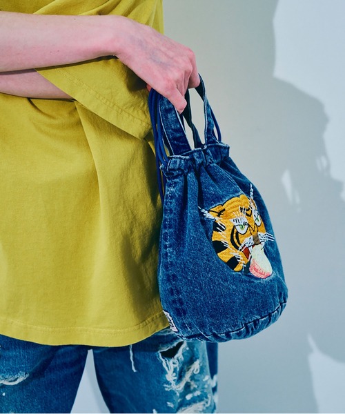 RNA（アールエヌエー）の「E5140 ＰＭ桃虎ミニショルダー（ショルダーバッグ・レディース・ブラック/ライトインディゴブルー/ブラック×ホワイト/カモフラージュ・FREE）」の10枚目の写真