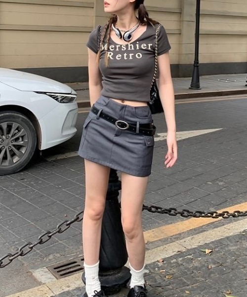 LADY LIKE(レディライク)の「ラウンドネックロゴTシャツ(Tシャツ/カットソー・レディース・チャコールグレー/ベージュ・M)」の6枚目の写真