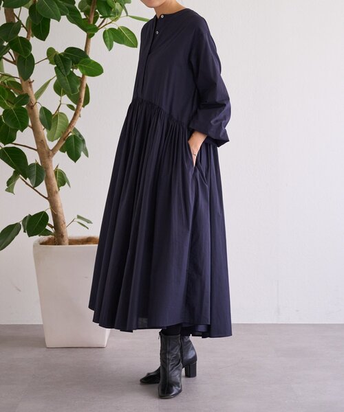 BEARDSLEY（ビアズリー）の「ギャザーワンピース（ワンピース・レディース・ダークグリーン/チャコールグレー/ネイビー・0/1/2）」の8枚目の写真