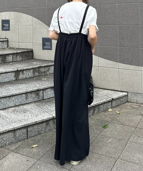 mi via loca（ミヴィアロカ）の「ボリュームギャザーサロペット（サロペット/オーバーオール・レディース・ブラック/ネイビー・FREE）」の14枚目の写真