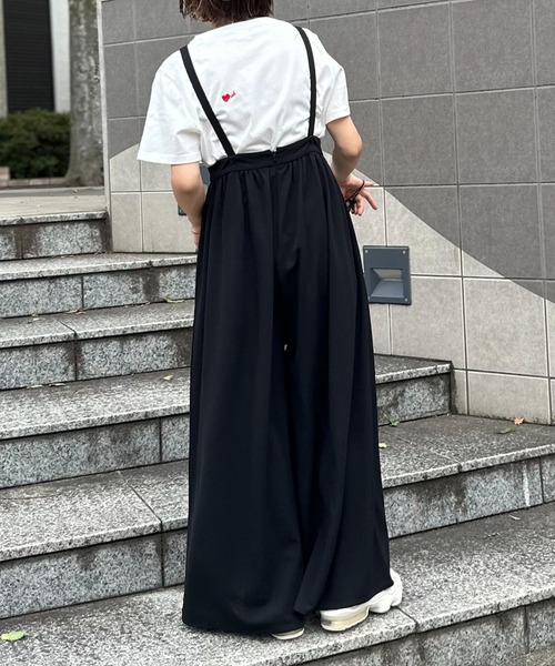 mi via loca（ミヴィアロカ）の「ボリュームギャザーサロペット（サロペット/オーバーオール・レディース・ブラック/ネイビー・FREE）」の15枚目の写真