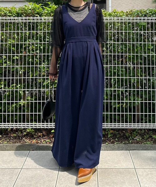 mi via loca（ミヴィアロカ）の「ボリュームギャザーサロペット（サロペット/オーバーオール・レディース・ブラック/ネイビー・FREE）」の8枚目の写真