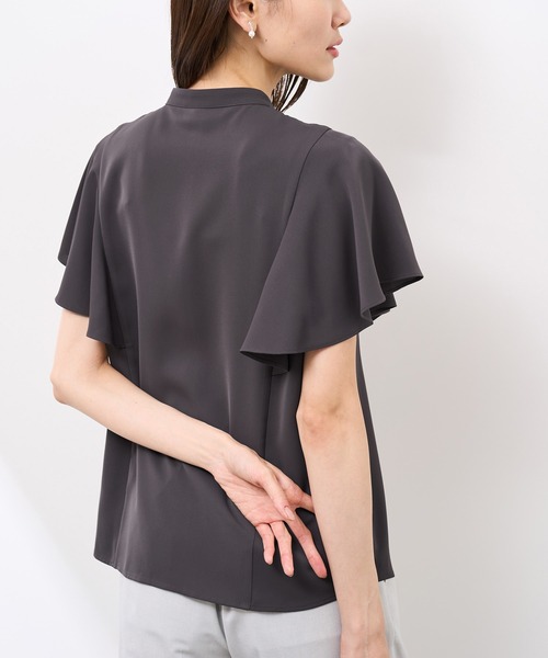 ROPE' PICNIC(ロペピクニック)の「【防汚加工】ピンタックフレアスリーブブラウス/通勤対応(シャツ/ブラウス・レディース・チャコールグレー/オフホワイト/サックスブルー/ピンク系その他/ネイビー・36/38)」の10枚目の写真