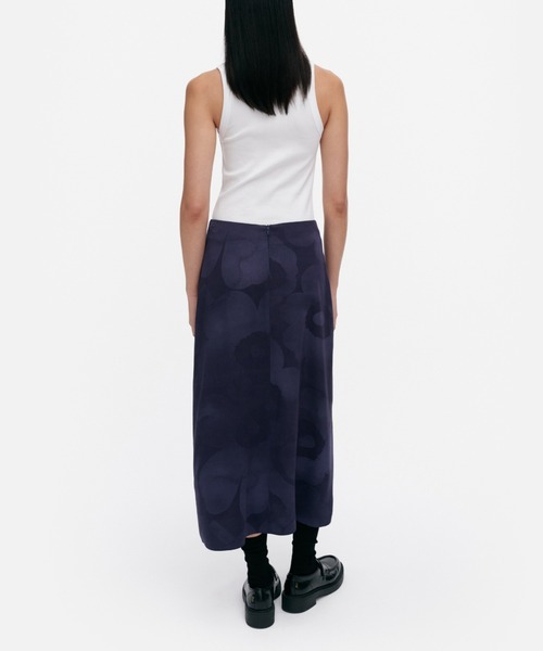 marimekko(マリメッコ)の「Korkeat Akvarelli Unikko / skirt(スカート・レディース・ネイビー・38/40/34/36)」の5枚目の写真
