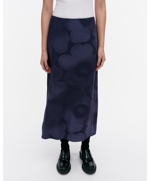 marimekko(マリメッコ)の「Korkeat Akvarelli Unikko / skirt(スカート・レディース・ネイビー・38/40/34/36)」の4枚目の写真
