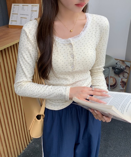 everycoco(エブリーココ)の「【3タイプ展開】小花柄ロングTシャツ(Tシャツ/カットソー・レディース・その他1/その他2/その他3・FREE)」の4枚目の写真