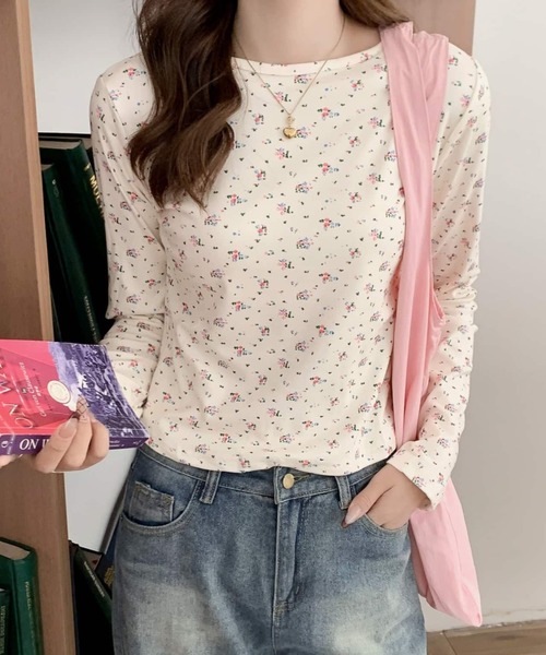 everycoco(エブリーココ)の「【3タイプ展開】小花柄ロングTシャツ(Tシャツ/カットソー・レディース・その他1/その他2/その他3・FREE)」の12枚目の写真