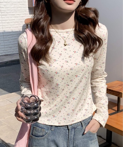 everycoco(エブリーココ)の「【3タイプ展開】小花柄ロングTシャツ(Tシャツ/カットソー・レディース・その他1/その他2/その他3・FREE)」の17枚目の写真