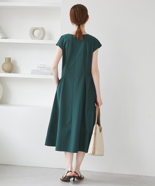 ROPE' PICNIC(ロペピクニック)の「【吸水速乾】ウエストタックカットワンピース(ワンピース・レディース・ブラック/グリーン・38/36)」の18枚目の写真