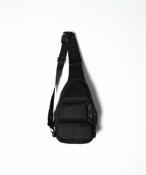 MAKAVELIC（マキャベリック）の「Cocoon 5 Body Bag（ショルダーバッグ・メンズ・ブラック/ブラック×ベージュ・ONESIZE）」の5枚目の写真