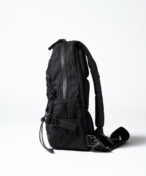 MAKAVELIC（マキャベリック）の「Cocoon 5 Body Bag（ショルダーバッグ・メンズ・ブラック/ブラック×ベージュ・ONESIZE）」の6枚目の写真