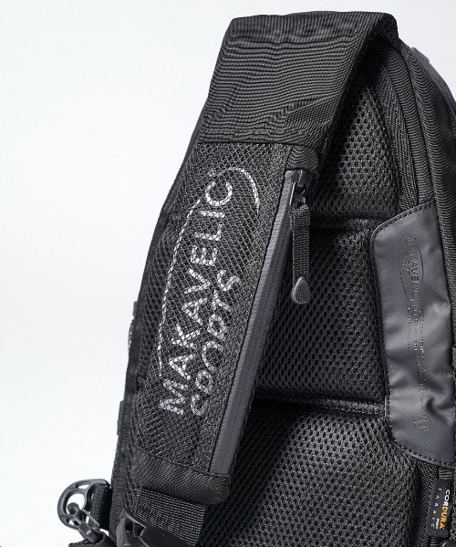 MAKAVELIC（マキャベリック）の「Cocoon 5 Body Bag（ショルダーバッグ・メンズ・ブラック/ブラック×ベージュ・ONESIZE）」の11枚目の写真