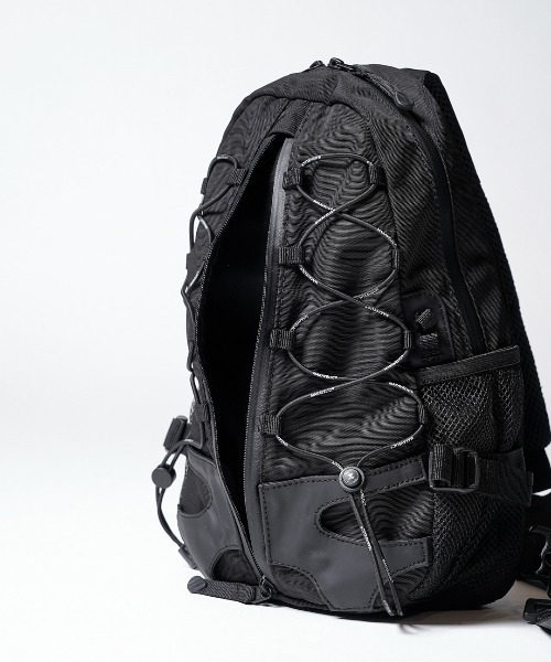 MAKAVELIC（マキャベリック）の「Cocoon 5 Body Bag（ショルダーバッグ・メンズ・ブラック/ブラック×ベージュ・ONESIZE）」の8枚目の写真