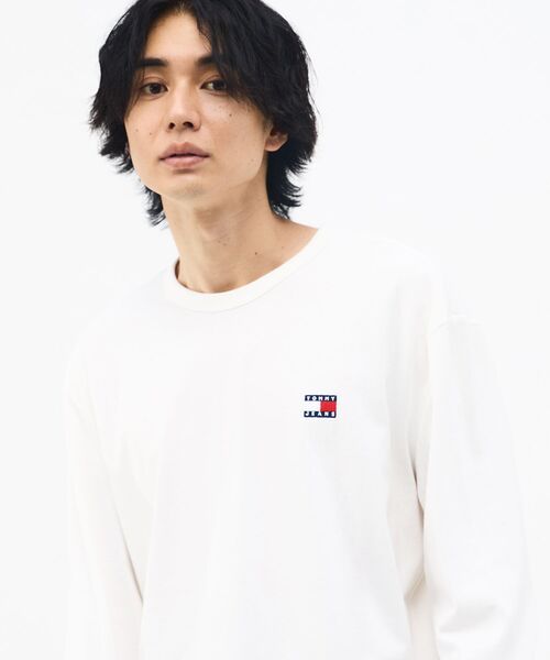 tommy jeans(トミー ジーンズ)の「レギュラーバッジロングスリーブTシャツ(Tシャツ/カットソー・メンズ・ブラック/ホワイト・MEDIUM/X-LARGE/LARGE/SMALL/X-SMALL)」の7枚目の写真