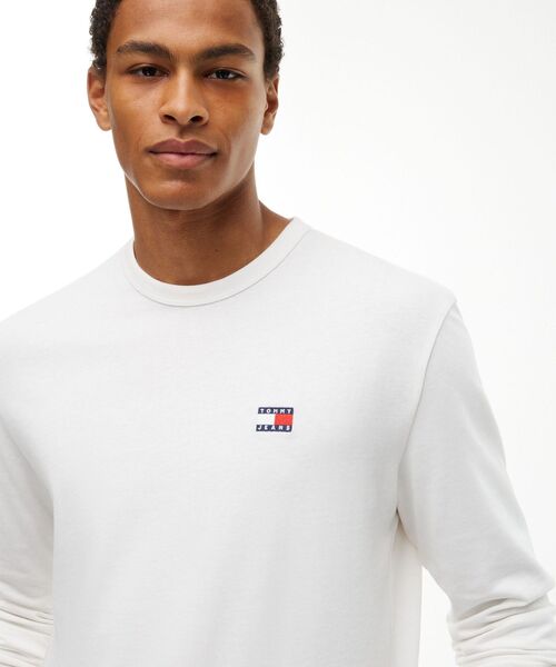 tommy jeans(トミー ジーンズ)の「レギュラーバッジロングスリーブTシャツ(Tシャツ/カットソー・メンズ・ブラック/ホワイト・MEDIUM/X-LARGE/LARGE/SMALL/X-SMALL)」の8枚目の写真