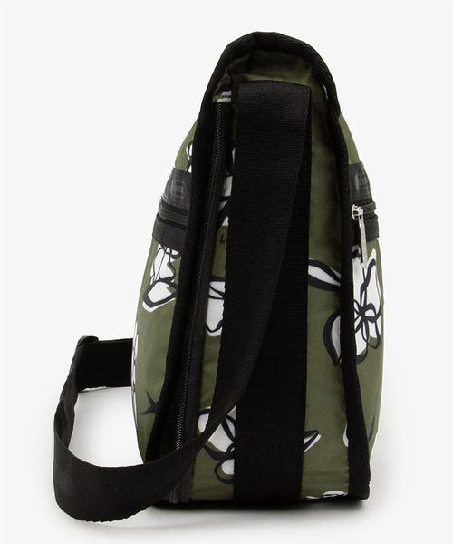LeSportsac(レスポートサック)の「DELUXE EVERYDAY BAG オリーブフローラルシルエット(ショルダーバッグ・レディース・グリーン・FREE)」の5枚目の写真