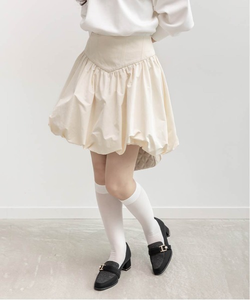 RANDA(ランダ)の「バルーンミニスカート(スカート・レディース・クリーム/ブラック/グレイッシュベージュ・1/0)」の13枚目の写真