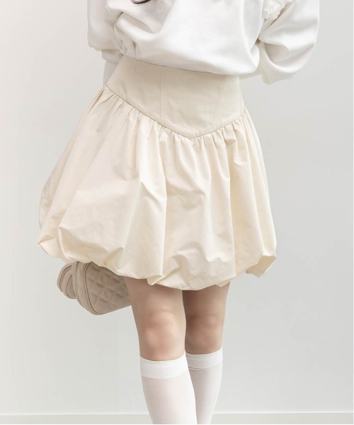 RANDA(ランダ)の「バルーンミニスカート(スカート・レディース・クリーム/ブラック/グレイッシュベージュ・1/0)」の14枚目の写真