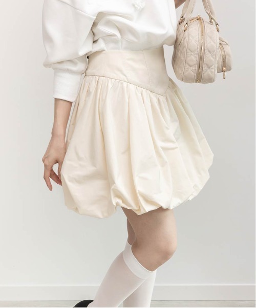 RANDA(ランダ)の「バルーンミニスカート(スカート・レディース・クリーム/ブラック/グレイッシュベージュ・1/0)」の15枚目の写真