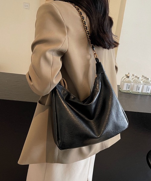 LA VORAGINE(ラ ヴォラジネ)の「2WAY ソフト大容量ショルダーバッグ(レトロ風)(ショルダーバッグ・レディース・ブラック/モカ・FREE)」の5枚目の写真