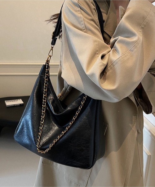 LA VORAGINE(ラ ヴォラジネ)の「2WAY ソフト大容量ショルダーバッグ(レトロ風)(ショルダーバッグ・レディース・ブラック/モカ・FREE)」の10枚目の写真