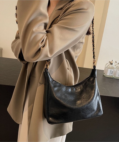 LA VORAGINE(ラ ヴォラジネ)の「2WAY ソフト大容量ショルダーバッグ(レトロ風)(ショルダーバッグ・レディース・ブラック/モカ・FREE)」の11枚目の写真