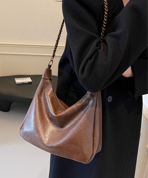 LA VORAGINE(ラ ヴォラジネ)の「2WAY ソフト大容量ショルダーバッグ(レトロ風)(ショルダーバッグ・レディース・ブラック/モカ・FREE)」の16枚目の写真