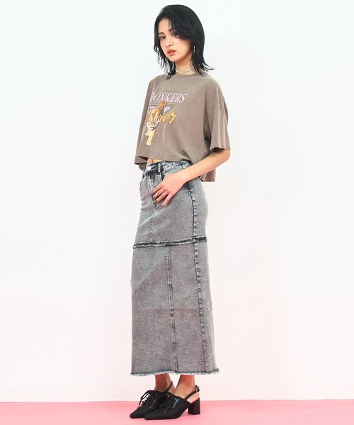 ANAP(アナップ)の「ウォッシュ 加工 カットオフ デニム ロング スカート(スカート・レディース・ブラック/ブルー・M/S)」の7枚目の写真