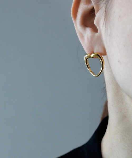 ISOLATION(アイソレーション)の「【ISOLATION / アイソレーション】Silver925 Heart Curve Pierce /ハートカーブピアス シルバー925(ピアス(両耳用)・レディース・ゴールド・FREE)」の1枚目の写真