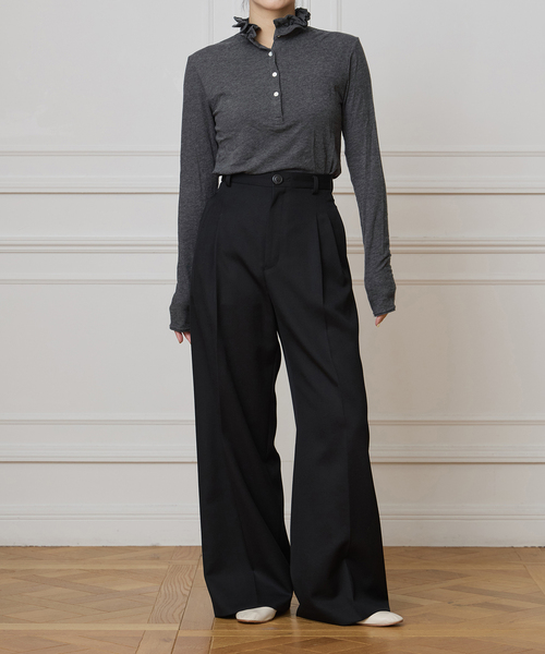 IENA LA BOUCLE（イエナラブークル）の「《追加》IENA LA BOUCLE フリルヘンリーネックカットソー（Tシャツ/カットソー・レディース・ホワイト/グレー・FREE）」の3枚目の写真