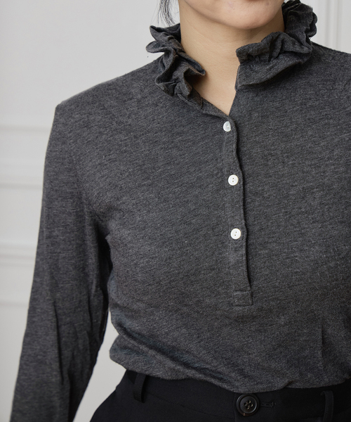 IENA LA BOUCLE（イエナラブークル）の「《追加》IENA LA BOUCLE フリルヘンリーネックカットソー（Tシャツ/カットソー・レディース・ホワイト/グレー・FREE）」の8枚目の写真