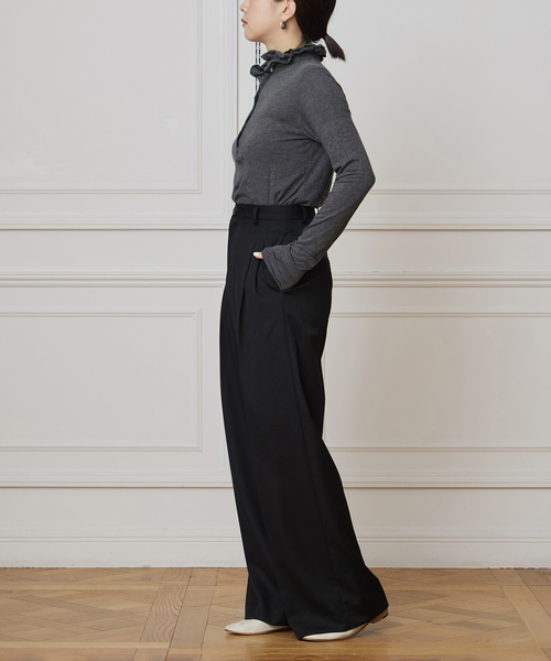 IENA LA BOUCLE（イエナラブークル）の「《追加》IENA LA BOUCLE フリルヘンリーネックカットソー（Tシャツ/カットソー・レディース・ホワイト/グレー・FREE）」の11枚目の写真