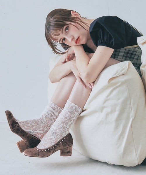 Bridget Birkin(ブリジットバーキン)の「【Bridget Birkin】トップラインビジューオブリークパンプス(551051)(パンプス・レディース・ベージュ系その他/ブラック系その他/ブラウン系その他・23.5/24/22.5/23/24.5)」の9枚目の写真