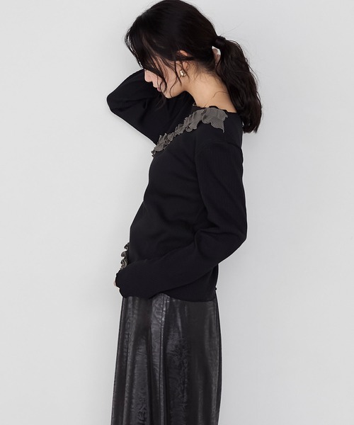 forksy.(フォルクシー)の「【forksy.】フリルデザインメローリブ長袖トップス(Tシャツ/カットソー・レディース・チャコールグレー/アイボリー/ブラック・FREE)」の8枚目の写真
