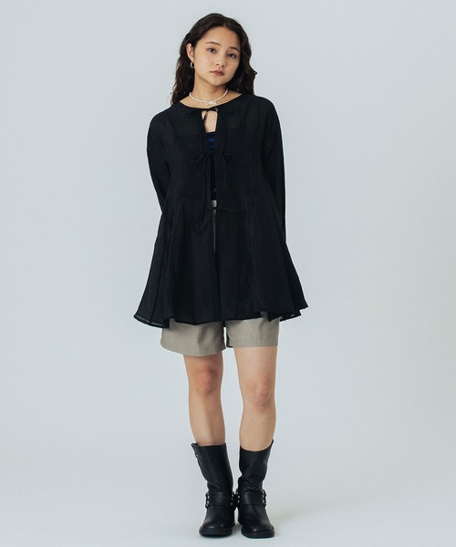 ROSE BUD(ローズバッド)の「BACK RIBBON BLOUSE(シャツ/ブラウス・レディース・ベージュ/バーガンディー/ブラック・ONE SIZE)」の4枚目の写真